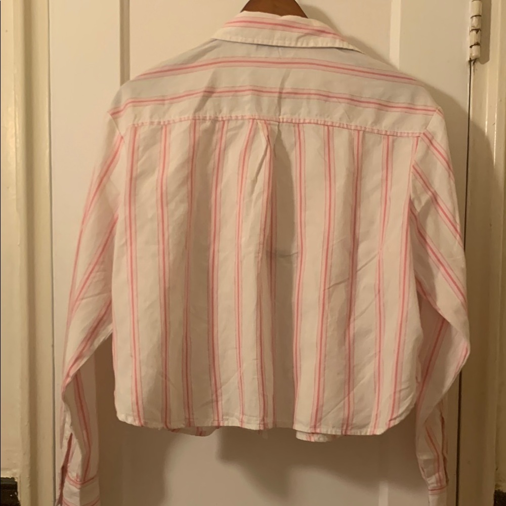 NWT! Old Navy Women's Button Down Cropped Shirt - Medium - Picture 6 of 8
